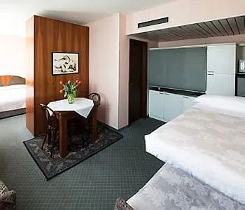 Rosa Hotel 3*